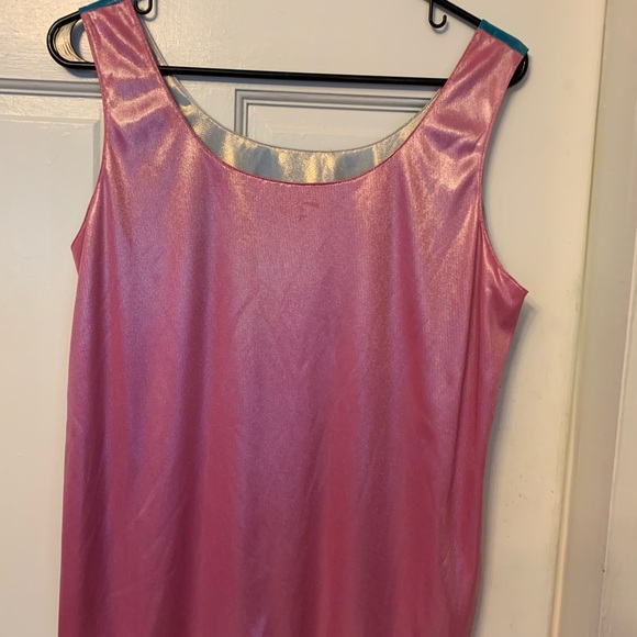 Reversible silky tank 🌈 VALENTINE’S 💘 - Picture 1 of 4